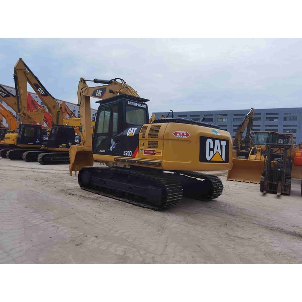 2024 Caterpillar 320D-49135755