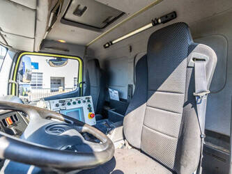 2011-mercedes-benz-axor-1829l-49137160