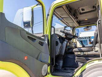 2011-mercedes-benz-axor-1829l-49137161