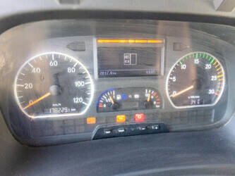 2011-mercedes-benz-axor-1829l-49137162