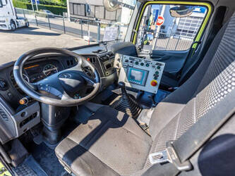 2011-mercedes-benz-axor-1829l-49137165