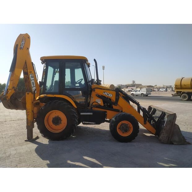 2018 جيه سي بي 3DX-49145294