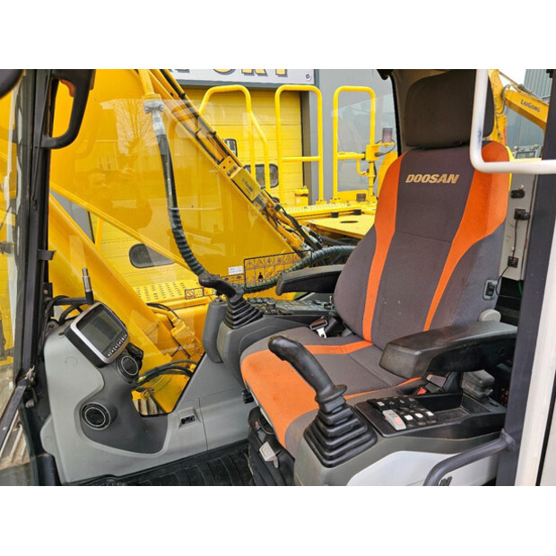 2016 Doosan DX235NLC-5-49147486