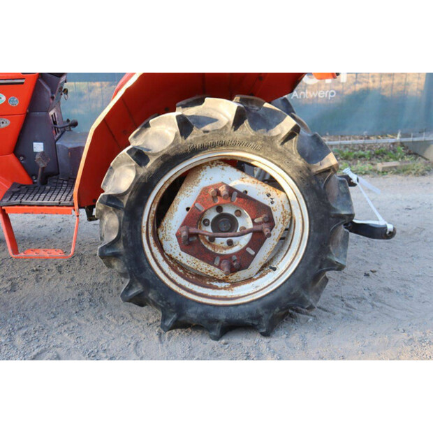 KUBOTA L1-235-49148607