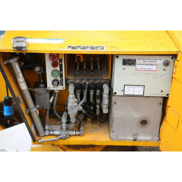 2011 نيفتي HR12NE-49148882