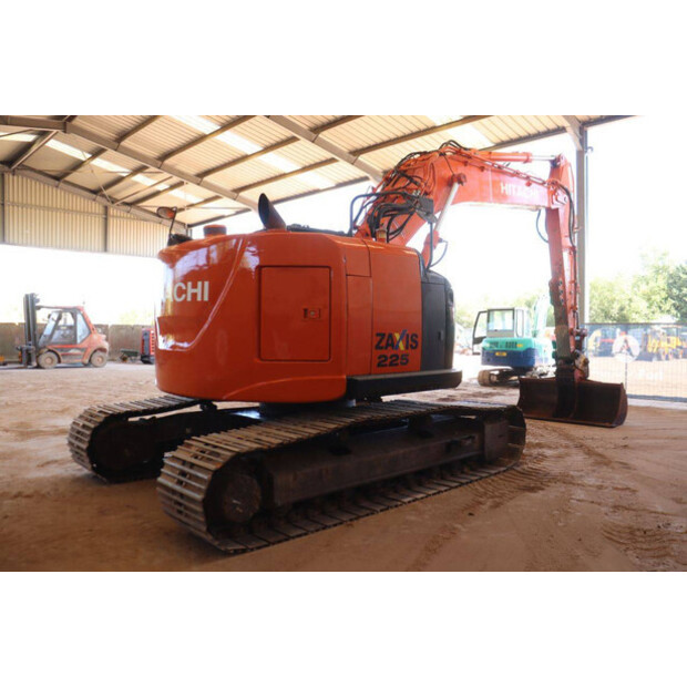 2015 هيتاشى ZAXIS 225USLC-5B-49149090