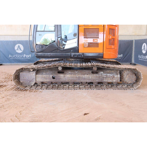 2015 هيتاشى ZAXIS 225USLC-5B-49149104