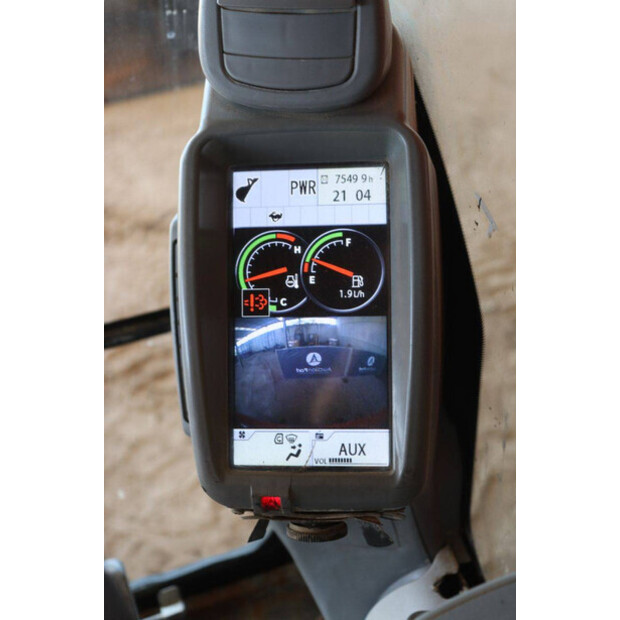 2015 هيتاشى ZAXIS 225USLC-5B-49149125