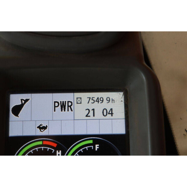 2015 هيتاشى ZAXIS 225USLC-5B-49149126