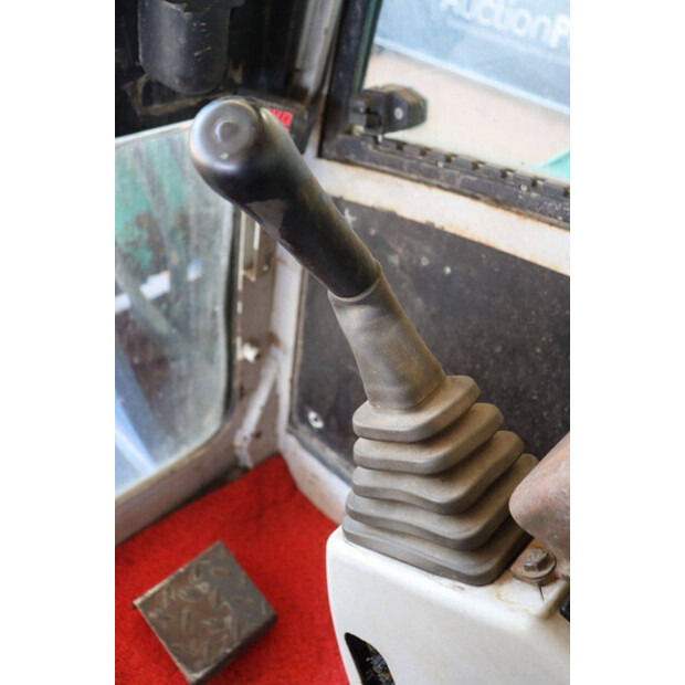 2013 اي اتش اي 60NS-49149487