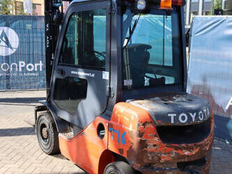 2014-toyota-02-8fdf25-1489300-49149704