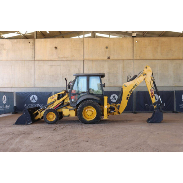 2017 New Holland B80B-49149876