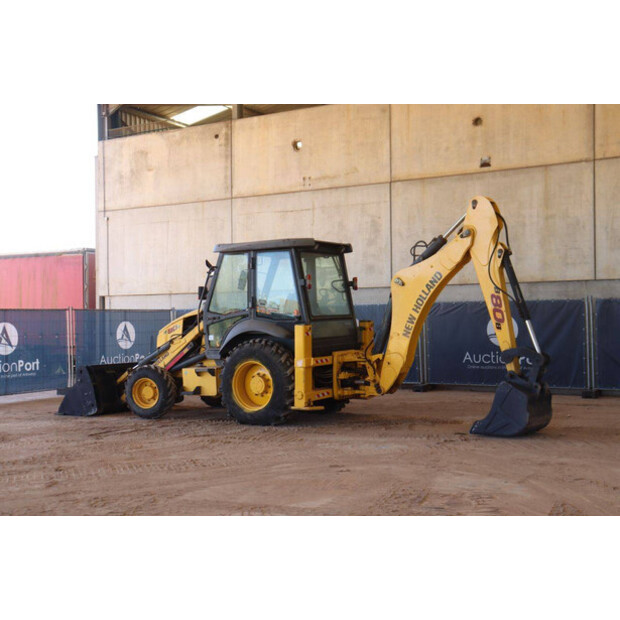 2017 New Holland B80B-49149877