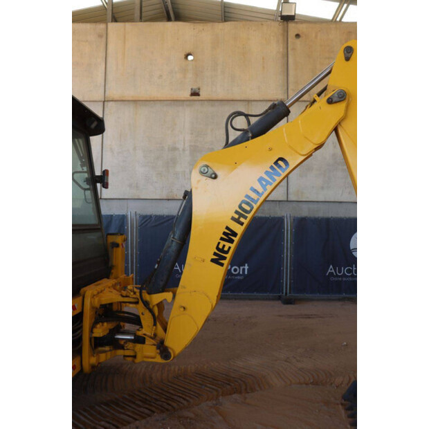 2017 New Holland B80B-49149893