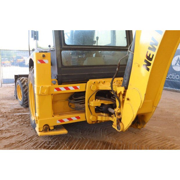 2017 New Holland B80B-49149894