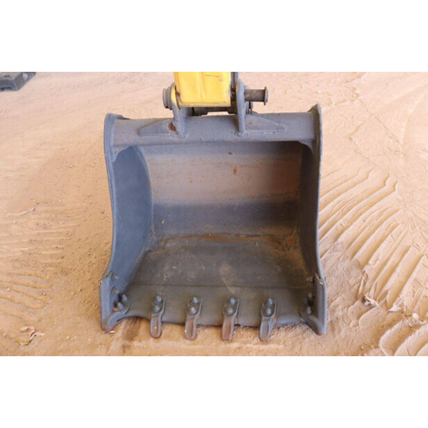 2017 New Holland B80B-49149898
