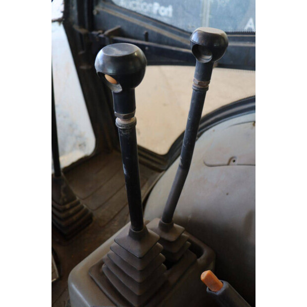 2017 New Holland B80B-49149910