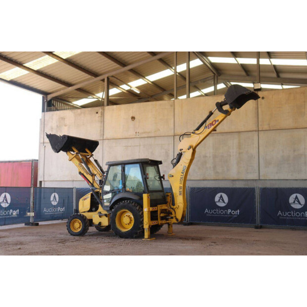 2017 New Holland B80B-49149919