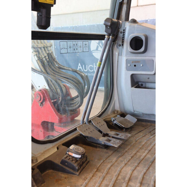 2019 TAKEUCHI TB235-49150023