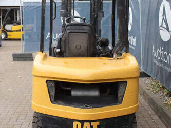 2005-caterpillar-dp30n-1489336-49150976