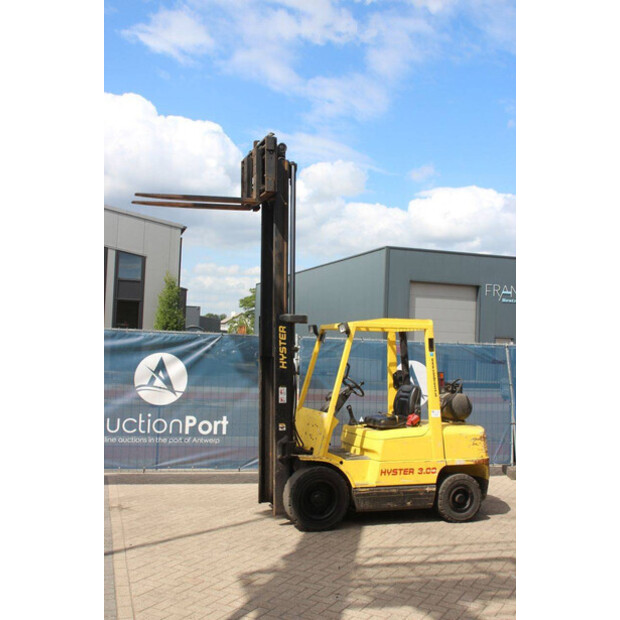 1997 Hyster H3.00XM-49151104