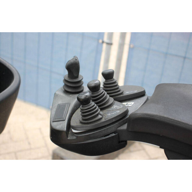 2012 Fenwick-Linde H18T-01-49151170
