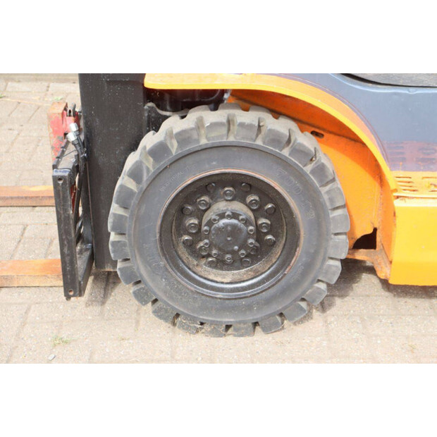 2018 تويوتا 02-8FGF25-49151194