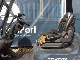 2018-toyota-02-8fgf25-49151201