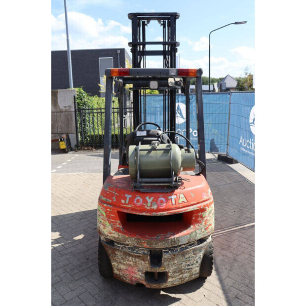 2011 Toyota 42-7FGF25-49151294