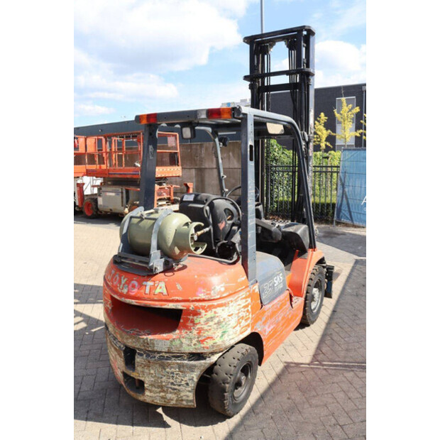 2011 Toyota 42-7FGF25-49151295