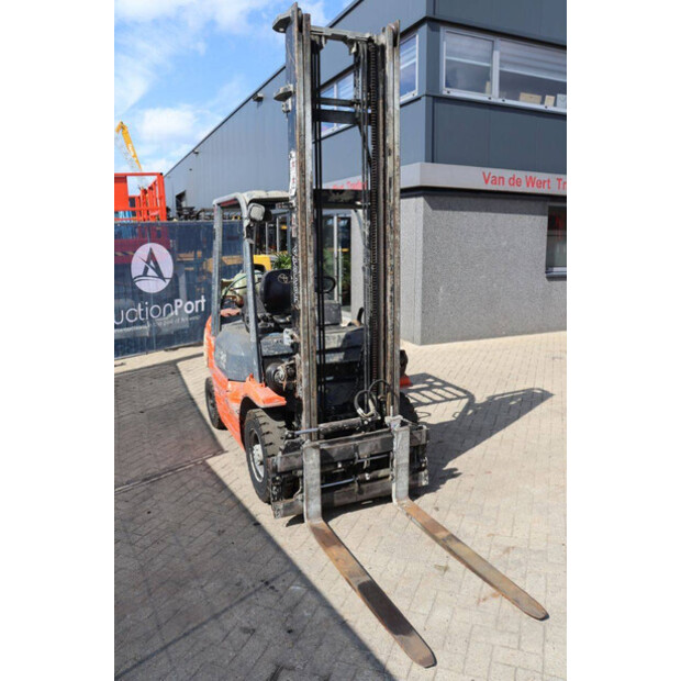 2011 Toyota 42-7FGF25-49151296