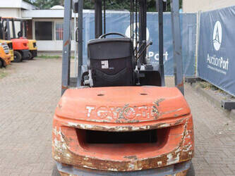 2002-toyota-02-7fdf30-1489356-49151615