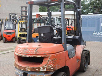2002-toyota-02-7fdf30-1489356-49151616