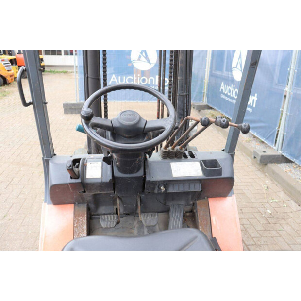 2002 تويوتا 02-7FDF30-49151631