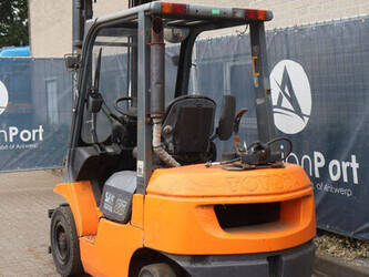 2004-toyota-42-7fgf25-1489359-49151703