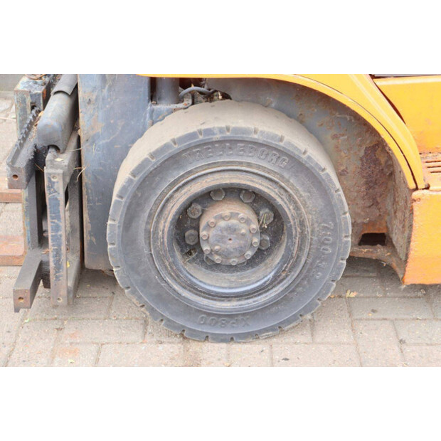 2004 Toyota 42-7FGF25-49151714