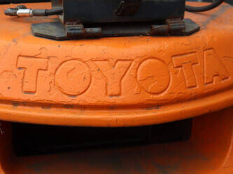 2004-toyota-42-7fgf25-1489359-49151719