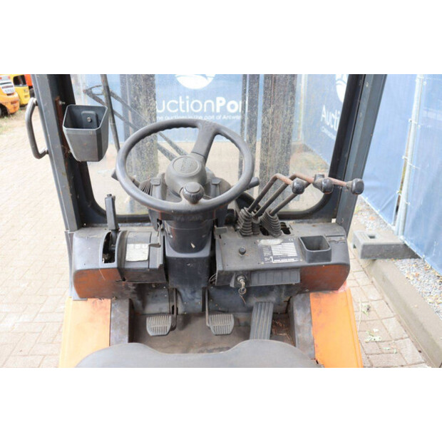2004 Toyota 42-7FGF25-49151721