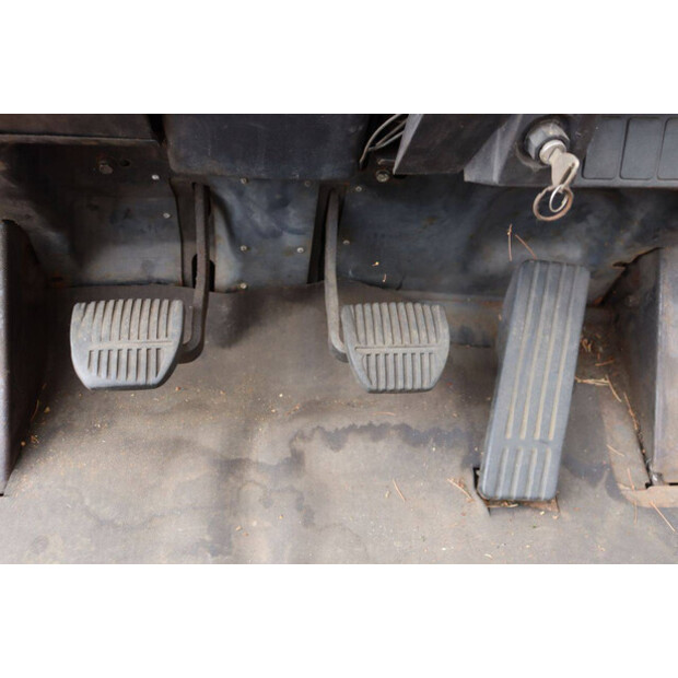 2004 Toyota 42-7FGF25-49151725