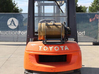2007-toyota-42-7fgf25-1489368-49151973