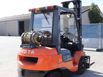2007-toyota-42-7fgf25-1489368-49151974