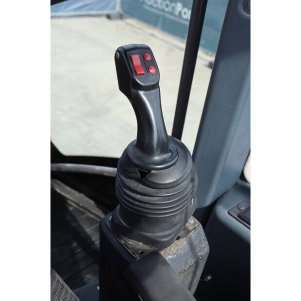 2005 احلامن AL80-49152036
