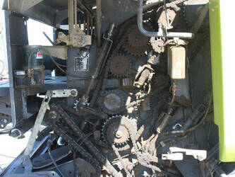 2011-claas-rollant-455-49152263