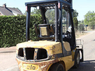 2012-yale-gdp35vx-1489383-49152422