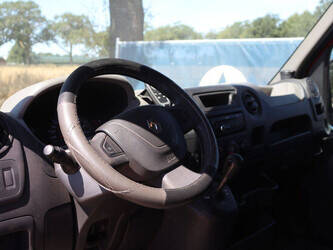 2013-renault-master-1489384-49152473