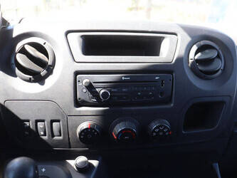 2013-renault-master-1489384-49152479