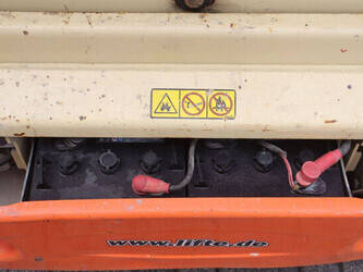 2011-jlg-3246-es-1489393-49152796