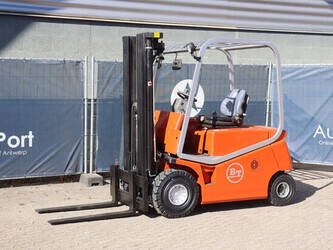 Image de ENGINS DE LEVAGE 2006 Cesab C4E250V À vendre à Belgique