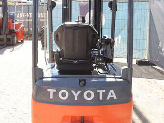 2016-toyota-8fbe16t-1489423-49153662