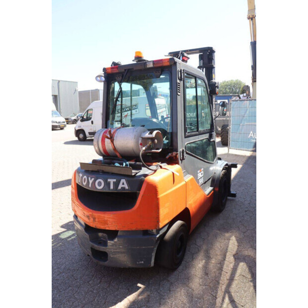 2007 Toyota 02-8FGF30-49153822